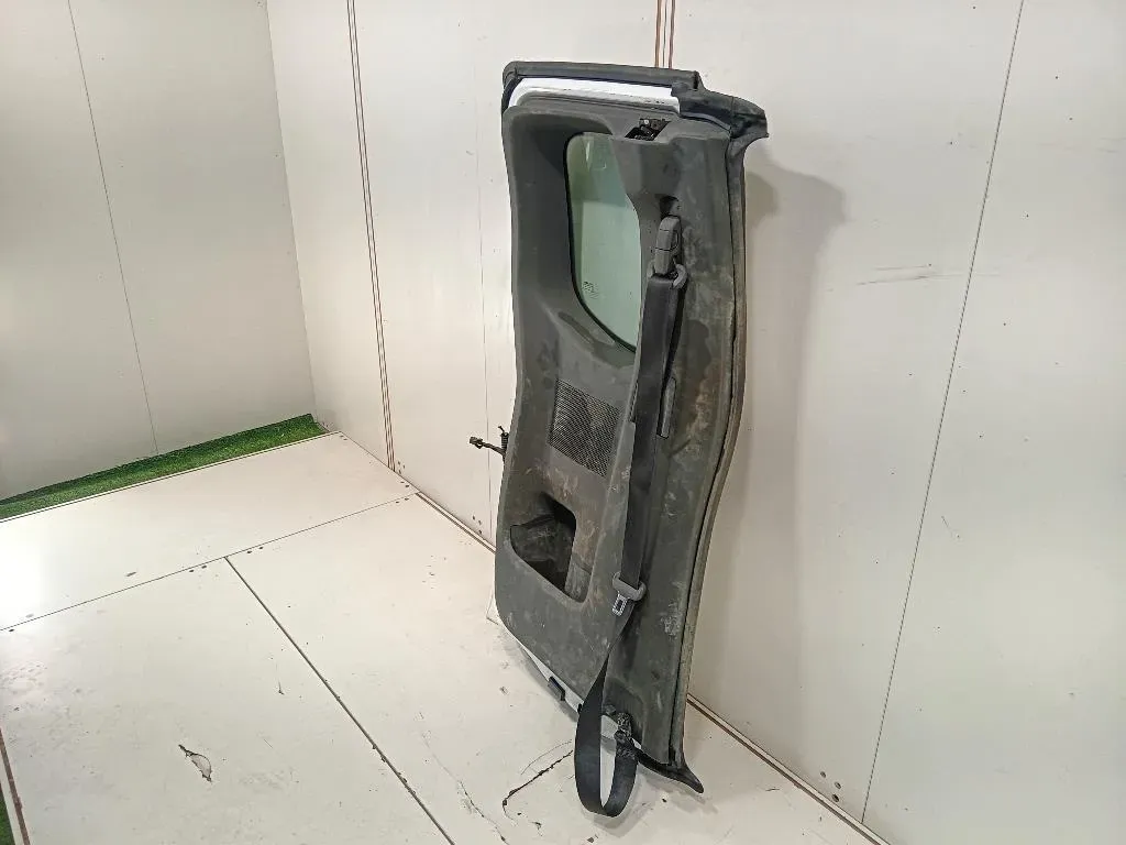 Porta POST SX 82101EB30J Nissan Navara 2010