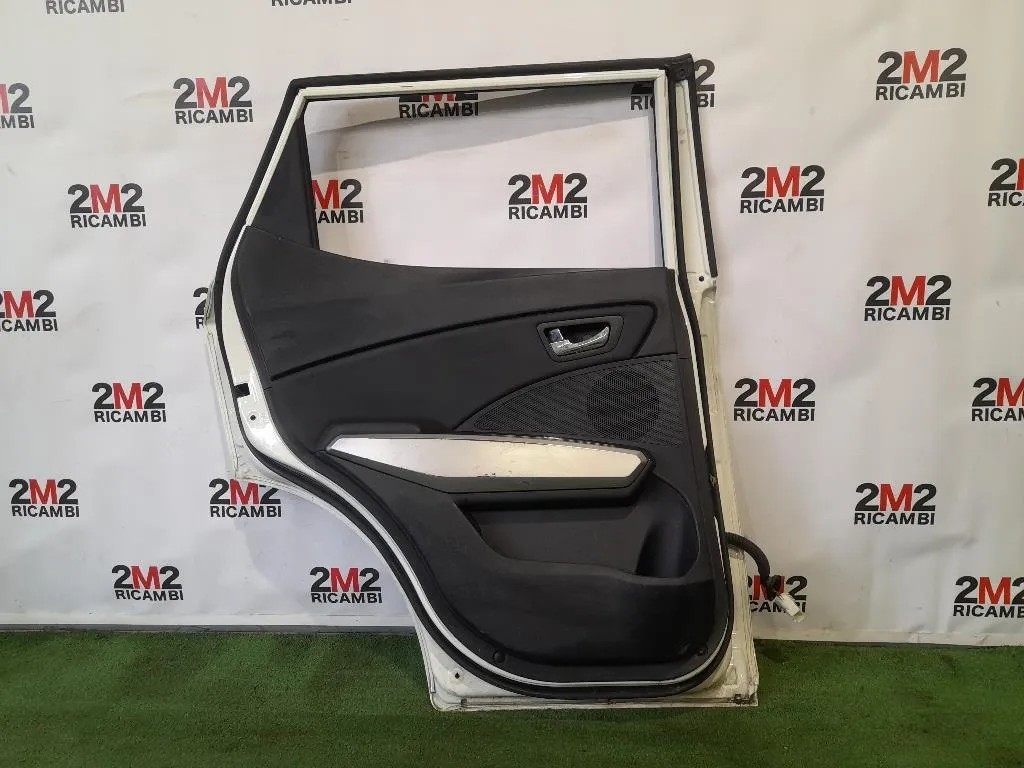 Porta POST SX 6301135002 Ssangyong Tivoli 2015
