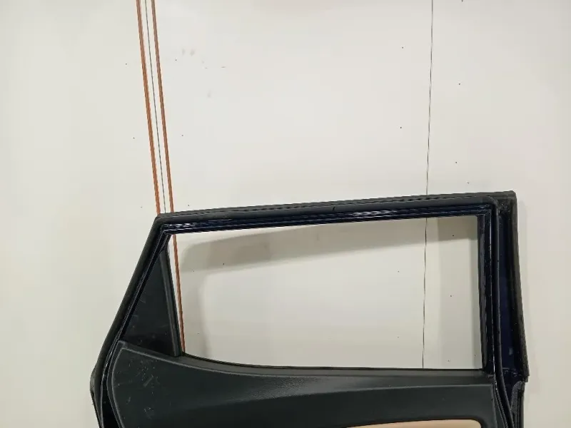 Porta POST SX 6301135002 Ssangyong Tivoli 2015