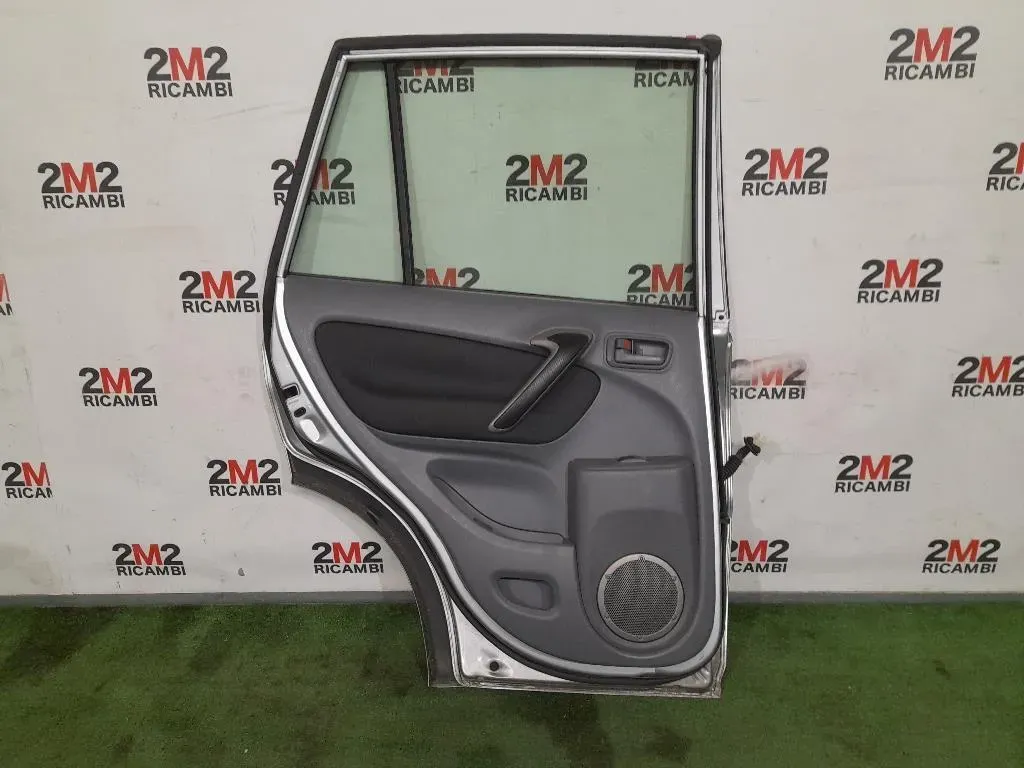 Porta POST SX NUDA 6700442040 Toyota RAV 4 II 2000