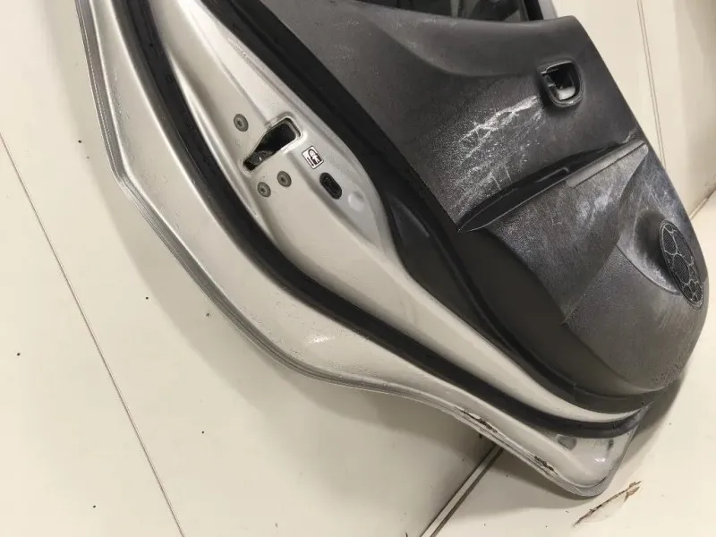 Porta POST SX 670040D210 Toyota Yaris IV 2012