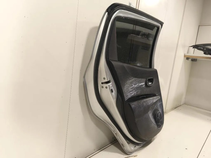 Porta POST SX 670040D210 Toyota Yaris IV 2012