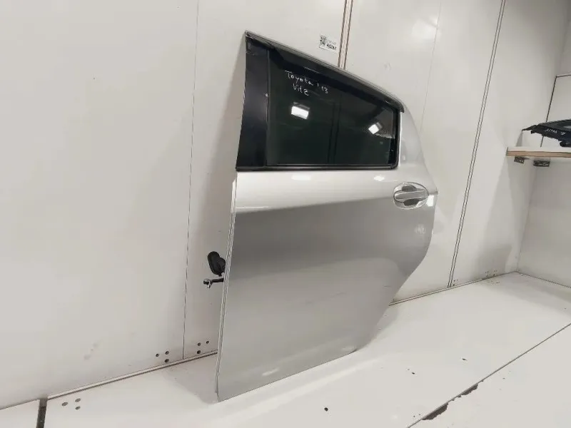 Porta POST SX 670040D210 Toyota Yaris IV 2012