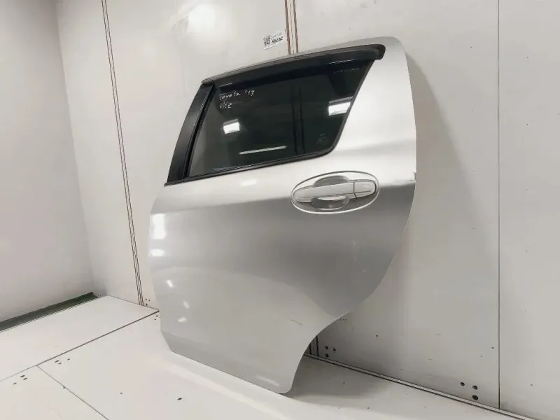 Porta POST SX 670040D210 Toyota Yaris IV 2012