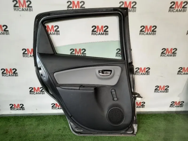 Porta POST SX NUDA 670040D210 Toyota Yaris IV 2014