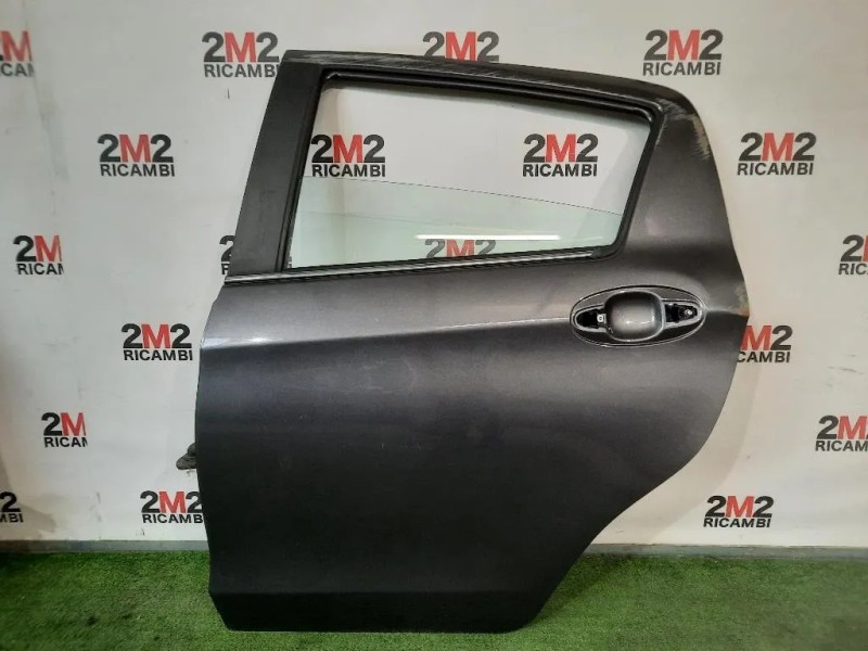 Porta POST SX NUDA 670040D210 Toyota Yaris IV 2014