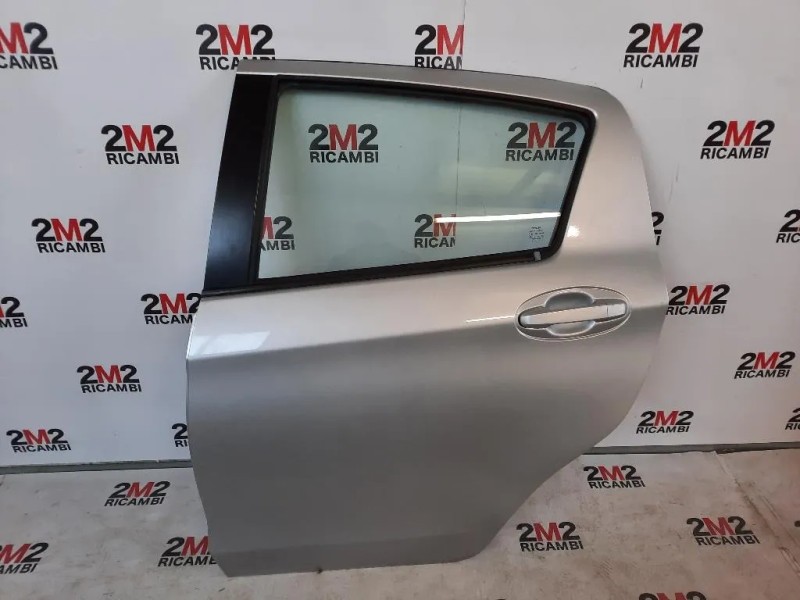 Porta POST SX 670040D210 Toyota Yaris IV 2017