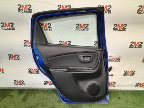 Porta POST SX 670040D550 Toyota Yaris IV 2017
