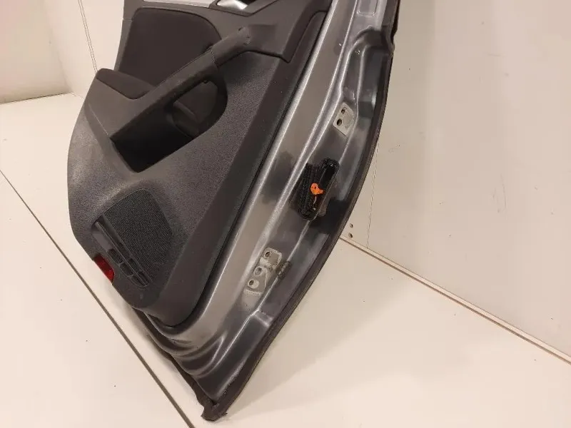 Porta POST SX 5K6833055K Volkswagen GOLF VI 2009