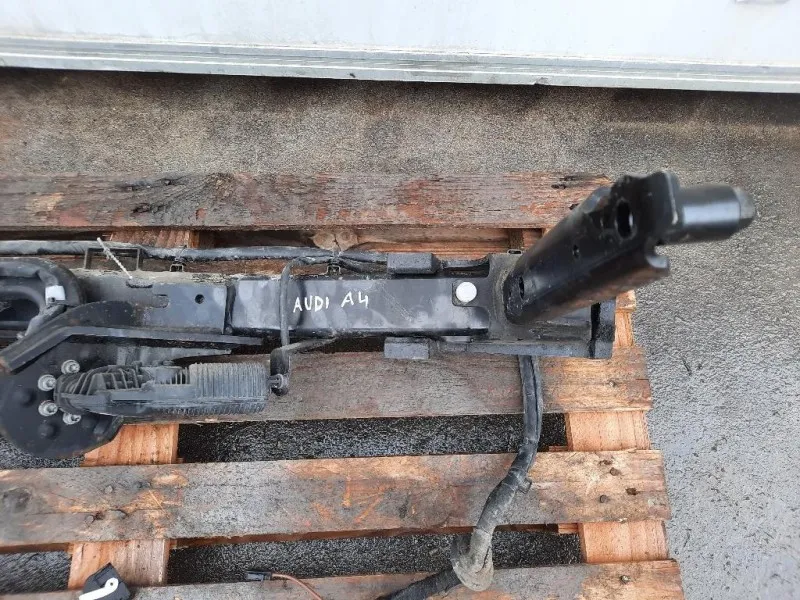 Coperchio Centrale Gancio Traino Paraurti POST 8W0092157 GANCIO TRAINO POSTERIORE COMPLETO Audi A4 8W5 Avant 2015