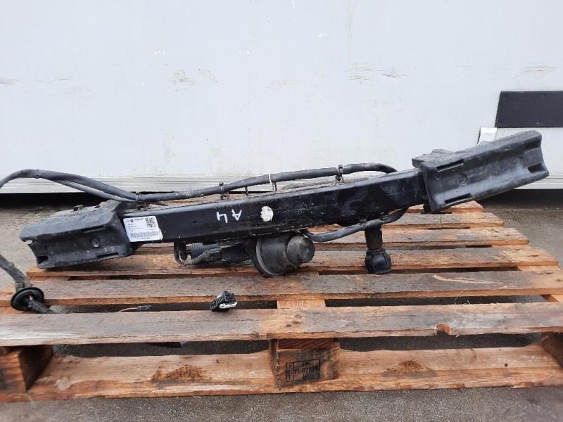 Coperchio Centrale Gancio Traino Paraurti POST 8W0092157 GANCIO TRAINO POSTERIORE COMPLETO Audi A4 8W5 Avant 2015