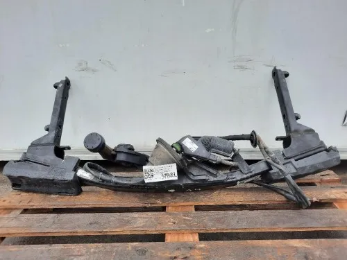 Coperchio Centrale Gancio Traino Paraurti POST 8W0092157 GANCIO TRAINO POSTERIORE COMPLETO Audi A4 8W5 Avant 2015