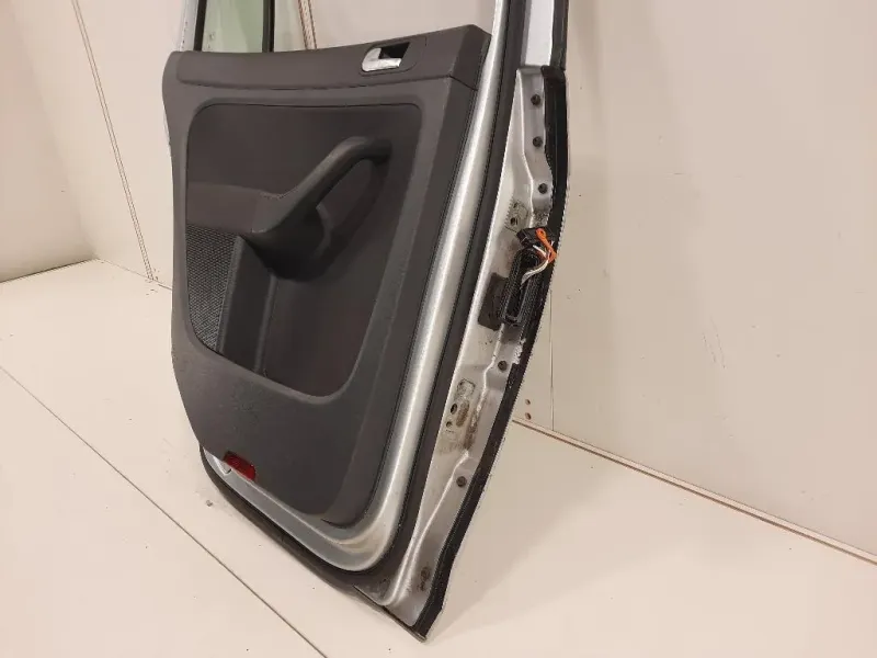 Porta POST SX 5M0833105B Volkswagen GOLF PLUS I 2004