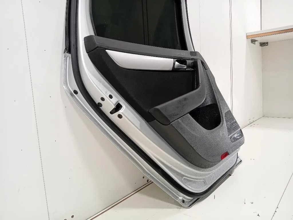 Porta POST SX 3C9833055D Volkswagen Passat VI 2011