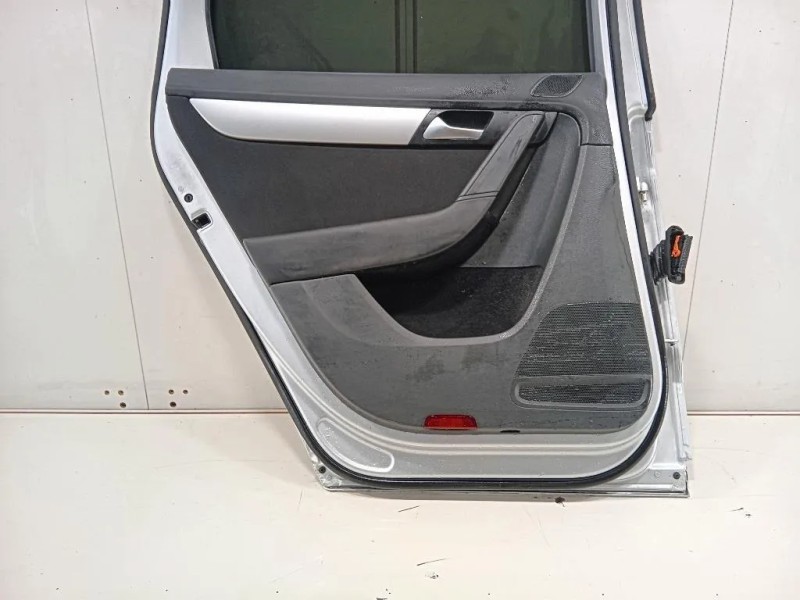 Porta POST SX 3C9833055D Volkswagen Passat VI 2011