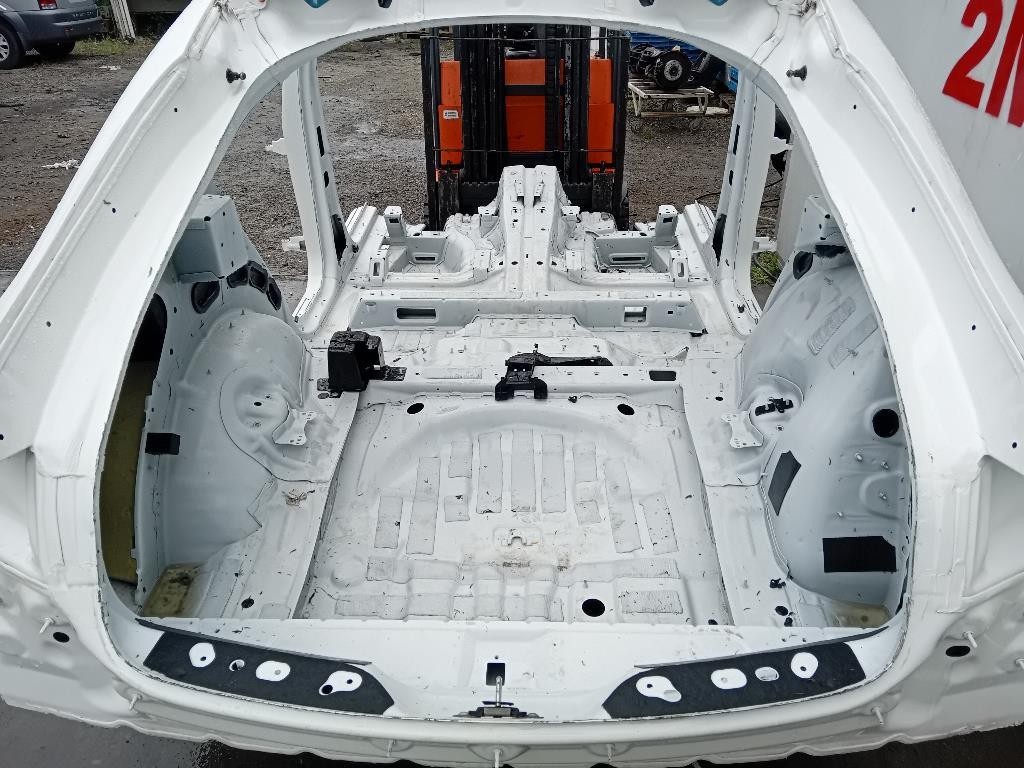 Porta POST SX 6Q6833055H Volkswagen POLO IV 2002