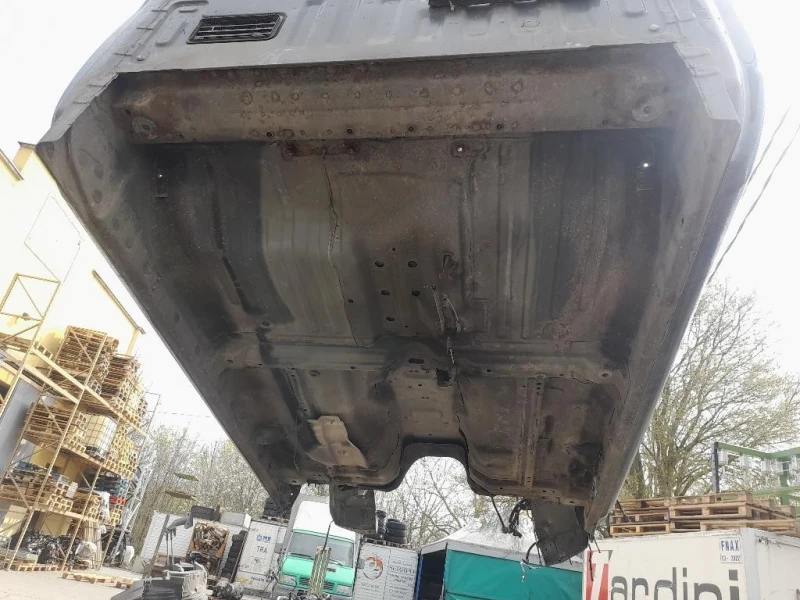 Scocca RICAMBI AUTO CONTATTARE Nissan Navara 2010