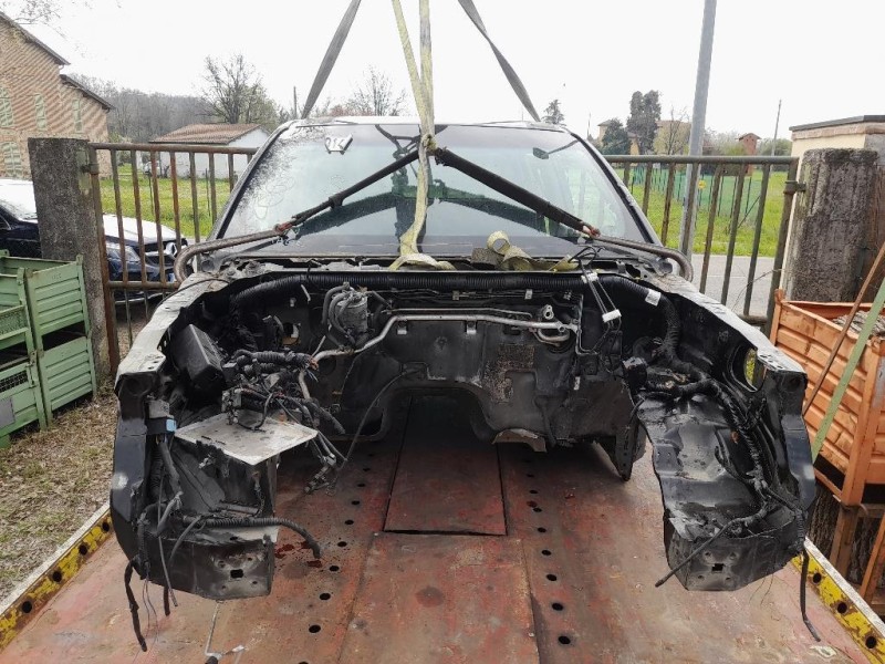 Scocca RICAMBI AUTO CONTATTARE Nissan Navara 2010