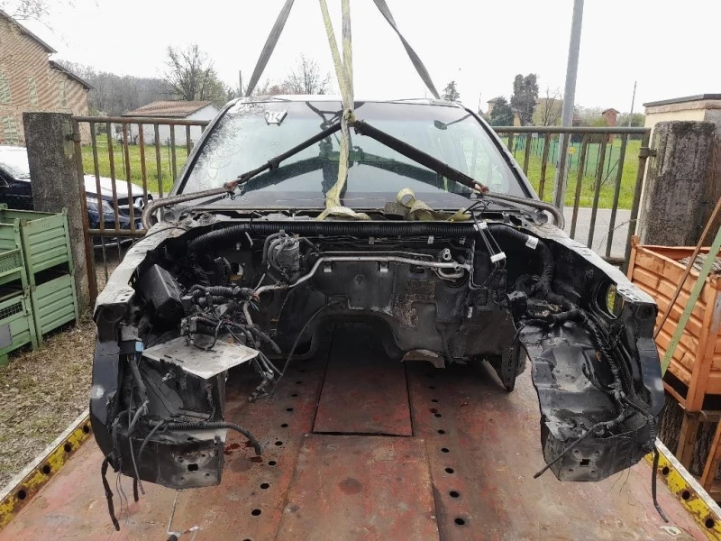 Scocca RICAMBI AUTO CONTATTARE Nissan Navara 2010