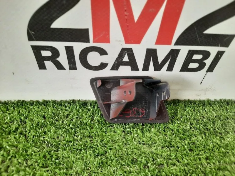 Coperchio Spruzzatore Lavafari ANT SX 51117253317 F21 F22 SX Bmw Serie 1 F20 Berlina 2015