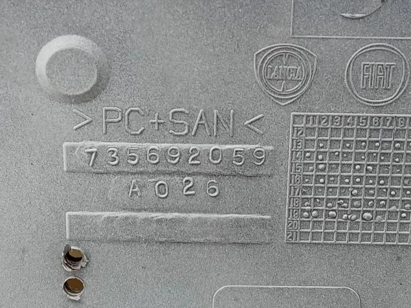 Portatarga POST 735692059 Fiat 500L 2013