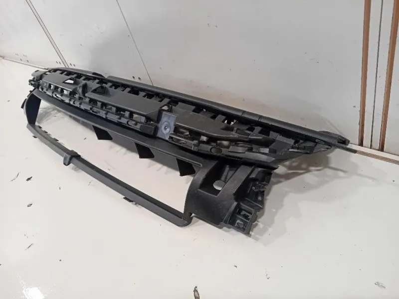 Copertura Interna Griglia Radiatore ANT 9823209780 Peugeot 208 II 2019