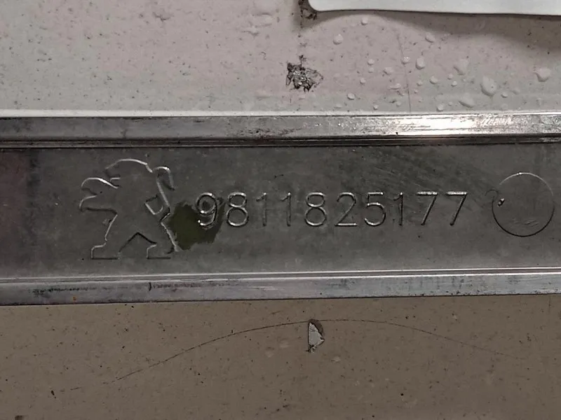 Copertura Interna Griglia Radiatore ANT 9811825177 Peugeot 308 II 2017