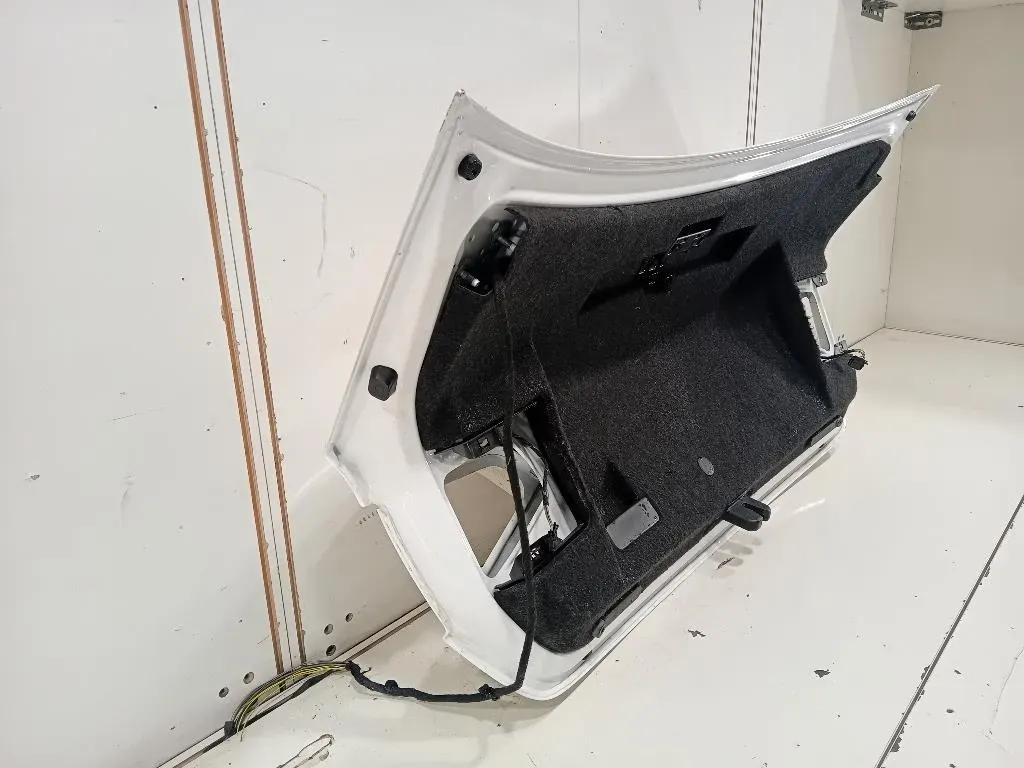 Portello POST 8K5827023AE Audi A4 8K2 2008