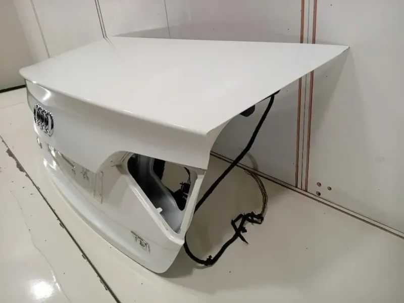 Portello POST 8K5827023AE Audi A4 8K2 2008