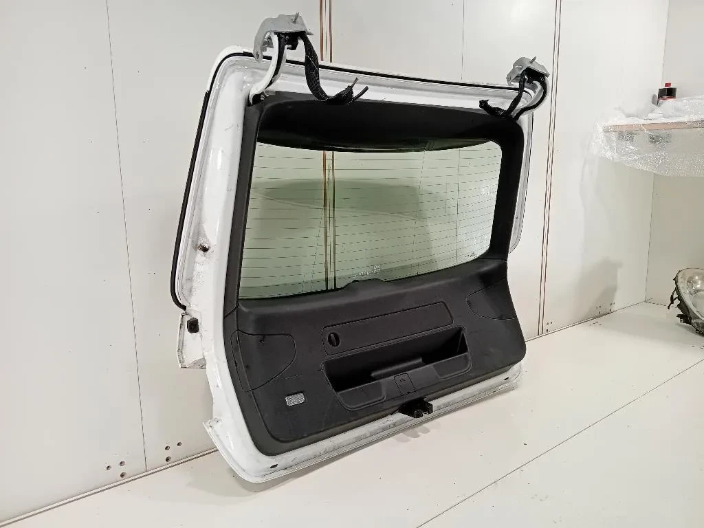 Portello POST 8W9837025 8W9827025 Audi A4 8W5 Avant 2015