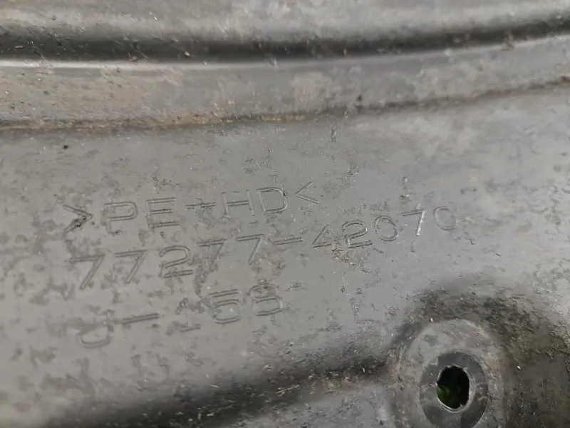 Copertura Serbatoio Carburante 7727742070 COPERTURA Toyota RAV 4 III 2006