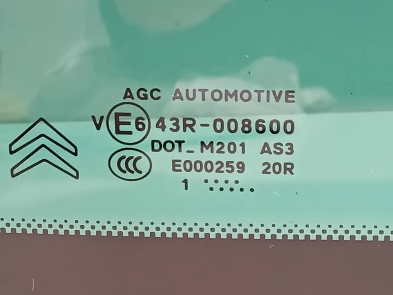 Cristallo Fisso Parafango POST DX 8569ZH Citroen DS3 2010