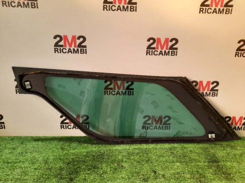 Cristallo Fisso Parafango POST DX 8569ZH Citroen DS3 2010