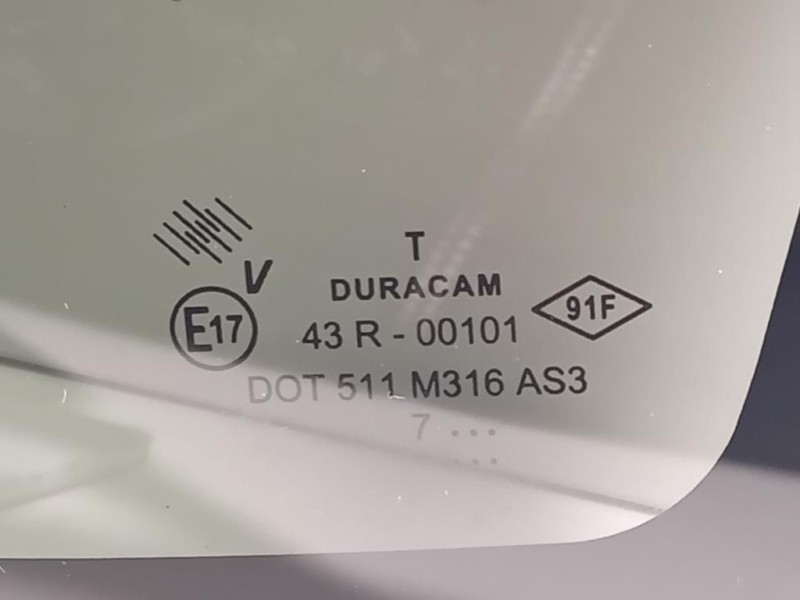 Cristallo Fisso Parafango POST DX 833061798R Dacia Duster I 2014