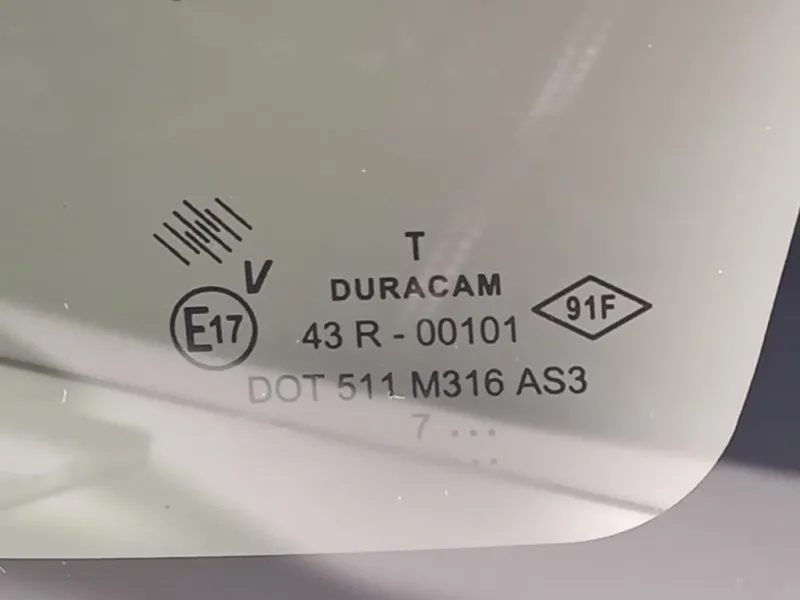 Cristallo Fisso Parafango POST DX 833061798R Dacia Duster I 2014