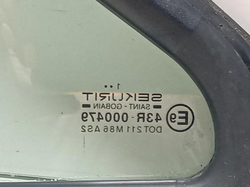 Cristallo Fisso Parafango POST DX 8456081A21 Suzuki Jimny I 1999