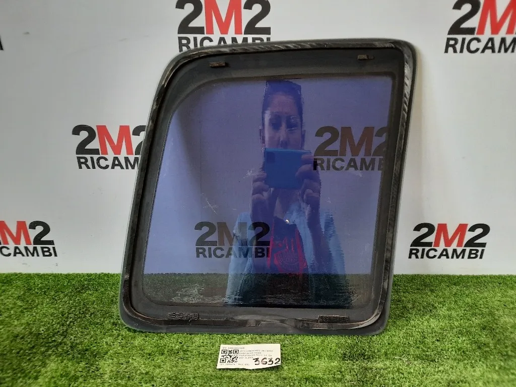 Cristallo Fisso Parafango POST SX K55235923AD Jeep Cherokee III 2002