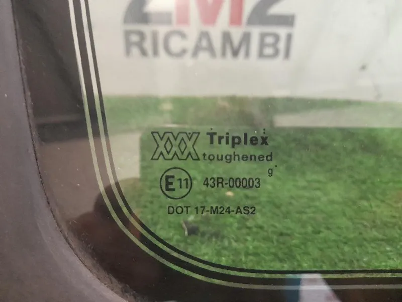 Cristallo Fisso Parafango POST SX MXC6813 Land Rover Discovery I 1990