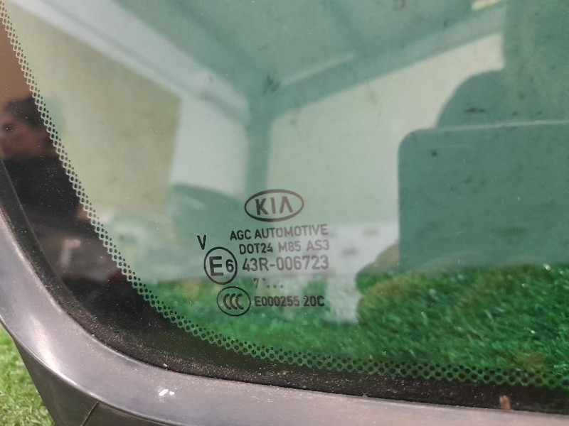 Cristallo Fisso Porta POST DX 83427F1000 Kia Sportage IV 2016