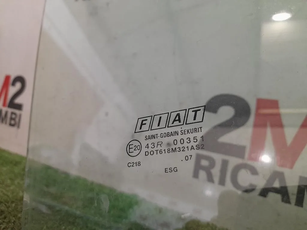 Cristallo Scendente Porta ANT DX VETRO CRISTALLO PORTA 51869135 Fiat Punto EVO 2010