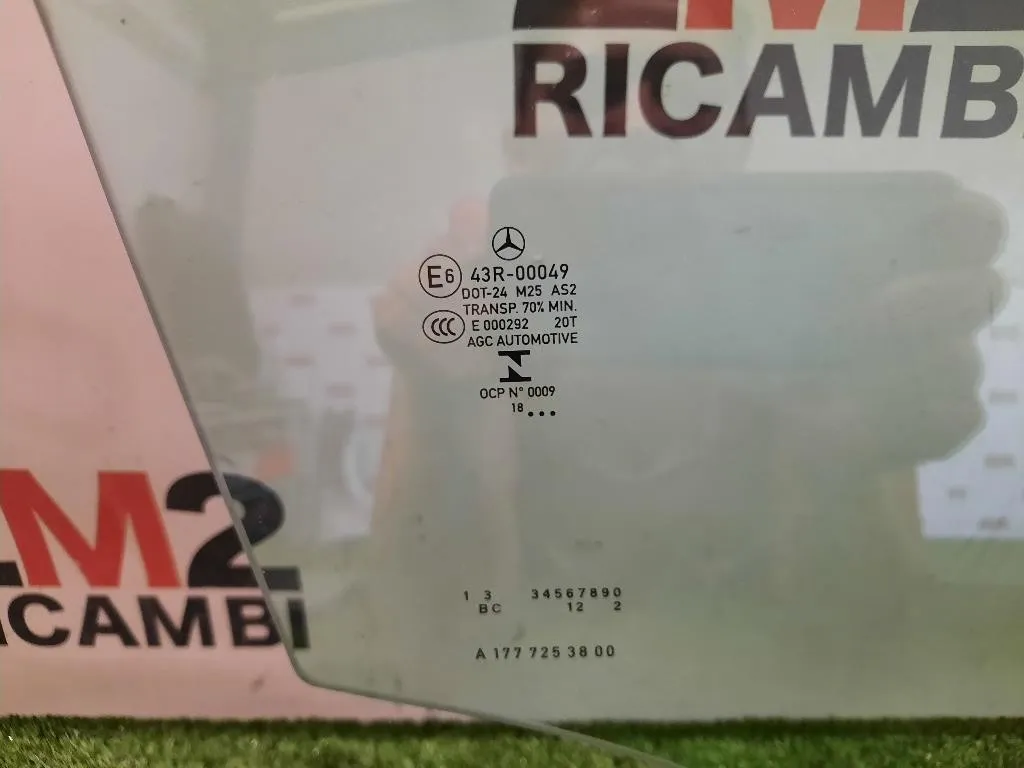 Cristallo Scendente Porta ANT DX A1777253800 Mercedes Classe A W177 2018