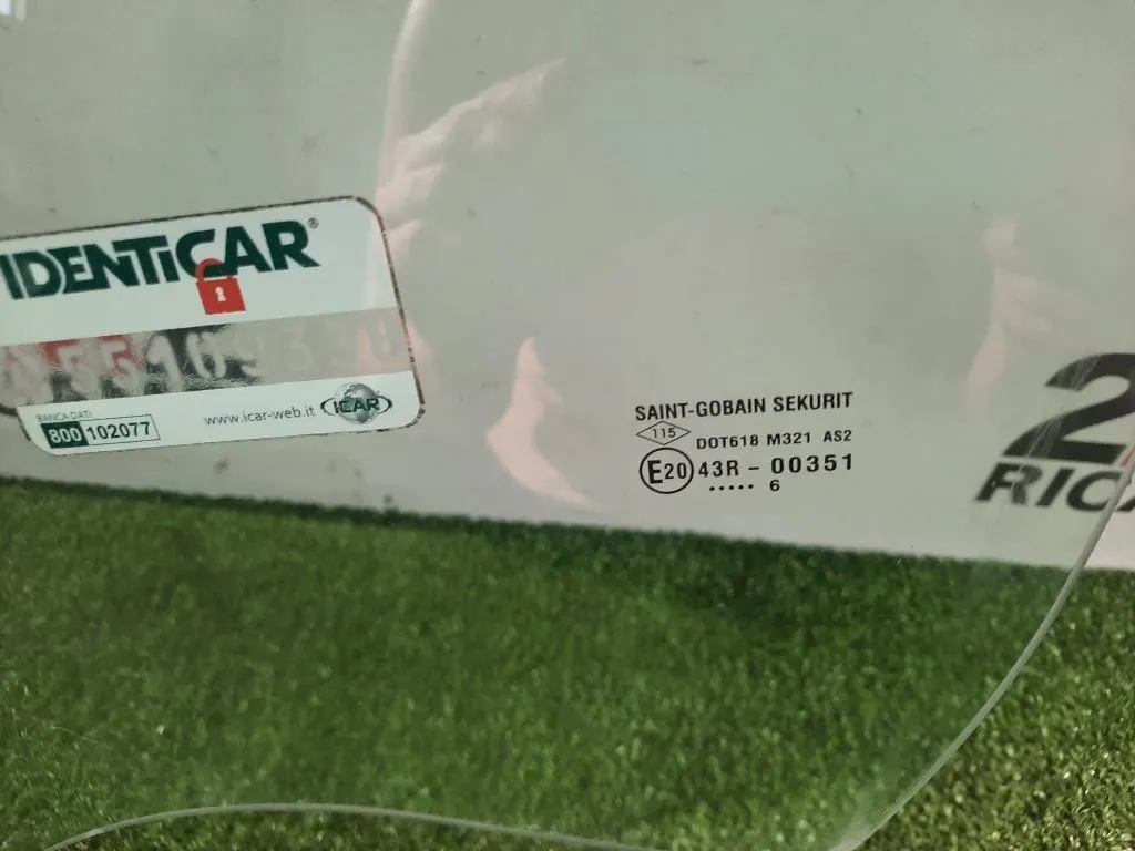 Cristallo Scendente Porta ANT SX 8200733023 Dacia Duster I 2014