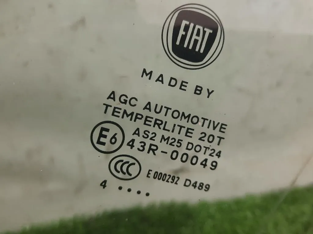 Cristallo Scendente Porta ANT SX AS2 M25 DOT24 Fiat 500L 2013