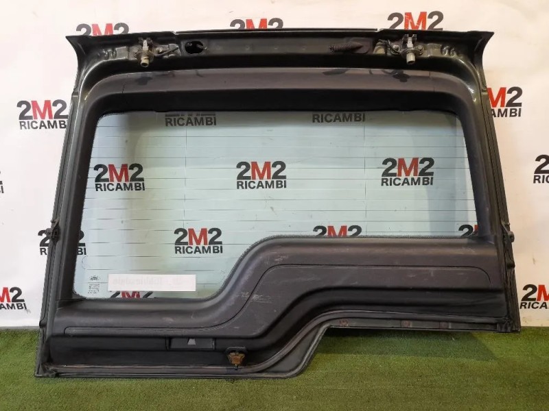 Portello POST LR045549 Land Rover Discovery III 2005