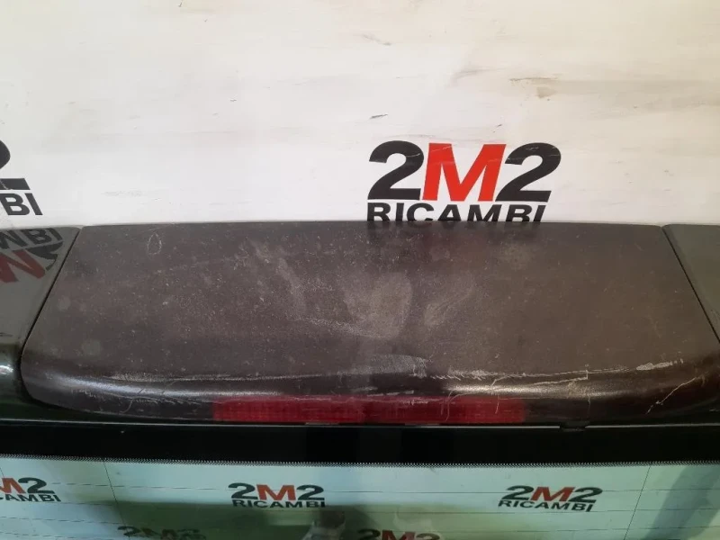 Portello POST LR045549 Land Rover Discovery III 2005