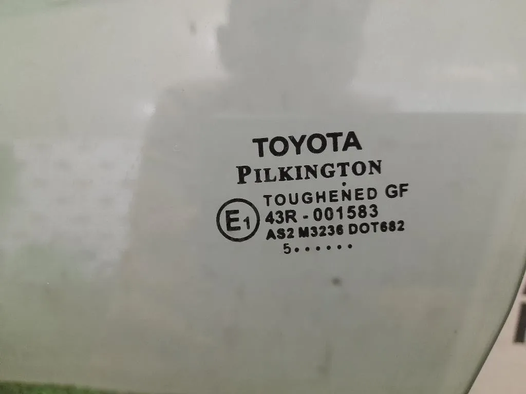 Cristallo Scendente Porta ANT SX 681200D191 Toyota Yaris IV 2014