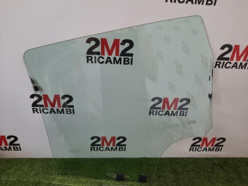 Cristallo Scendente Porta POST DX 823000023R Dacia Duster I 2014