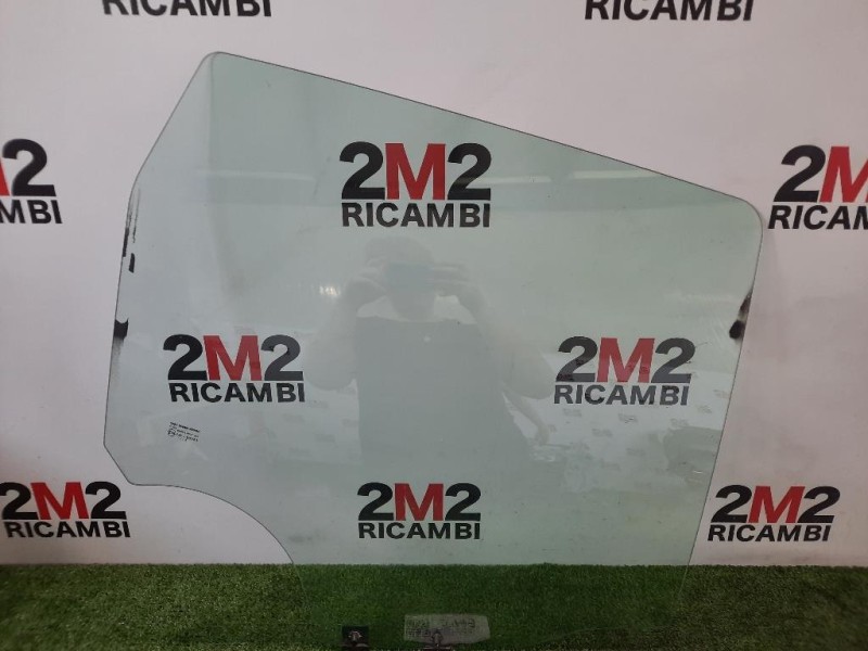 Cristallo Scendente Porta POST DX 823000023R Dacia Duster I 2014