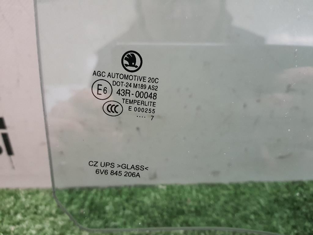 Cristallo Scendente Porta POST DX 6V6845206 Skoda Fabia NJ3 2014