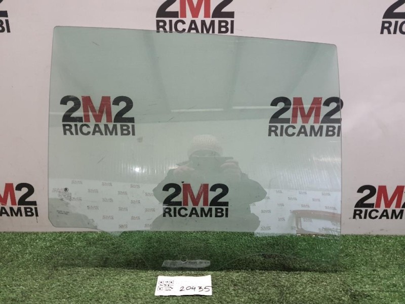 Cristallo Scendente Porta POST DX 6V6845206 Skoda Fabia NJ3 2014